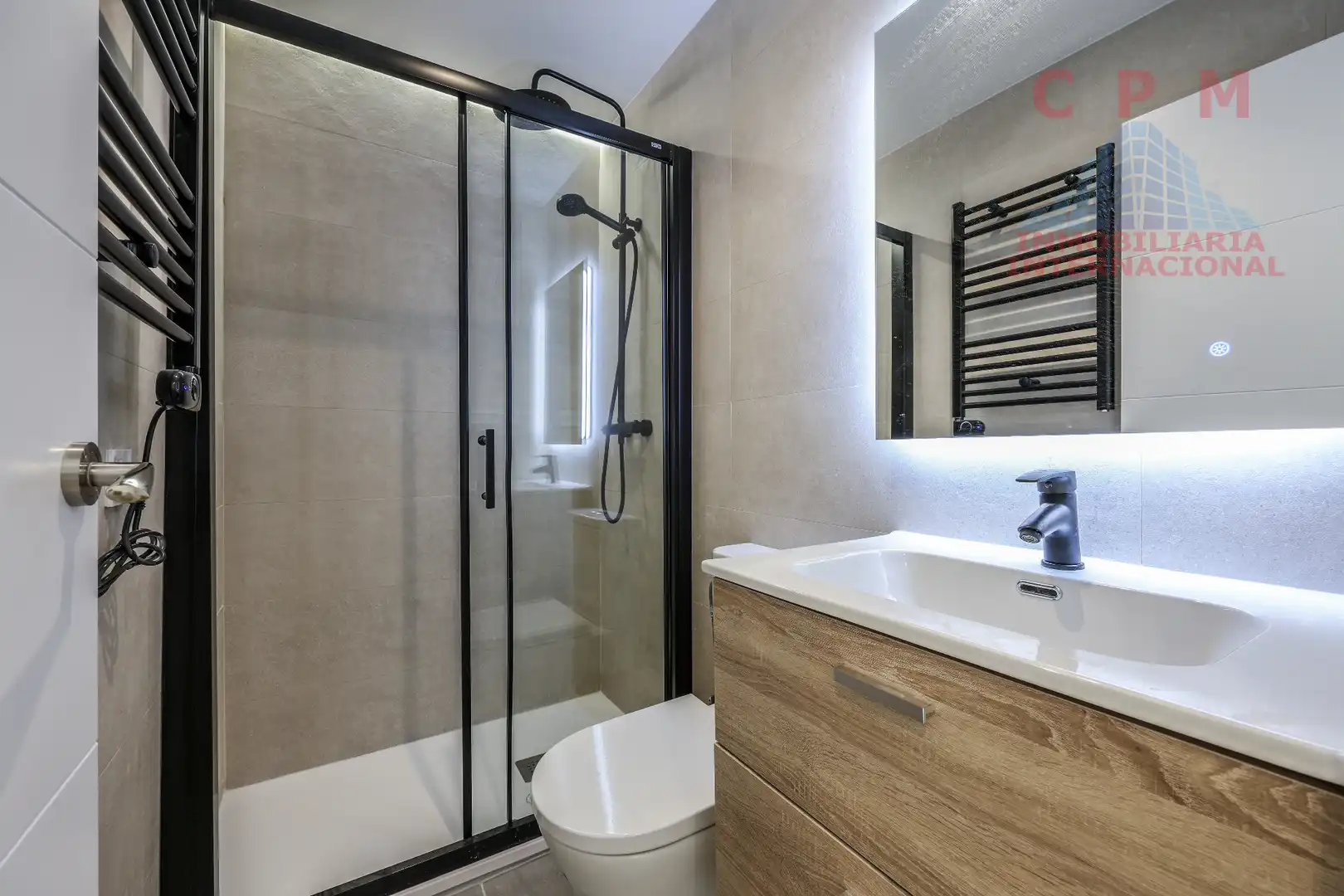 Badezimmer von Wohnung zur Miete in Madrid mit Klimaanlage, Heizung und Parkett