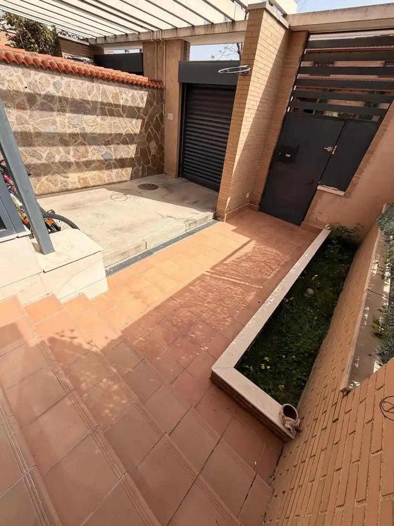 Terraza de Casa adosada en venta en Valdemoro con Aire acondicionado, Calefacción y Jardín privado