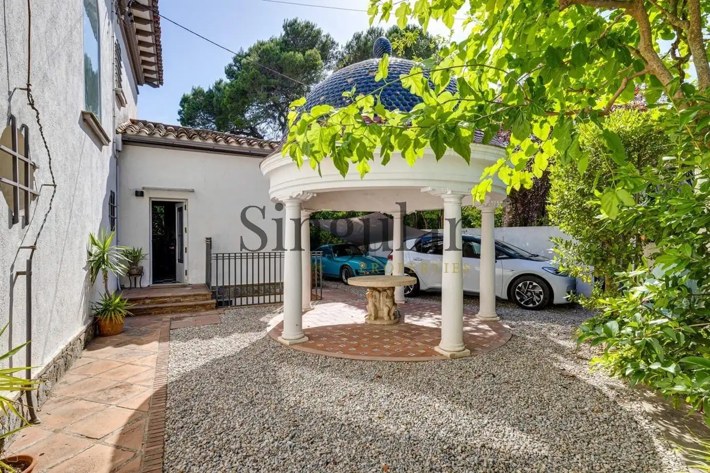 Vista exterior de Casa o xalet en venda en Sant Cugat del Vallès amb Calefacció, Jardí privat i Traster