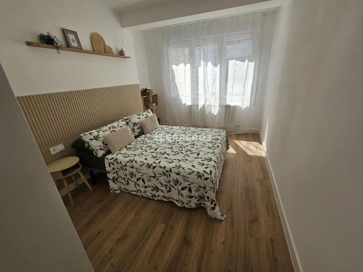 Flat with terrace for sale in gonzalo de berceo, imagen 13