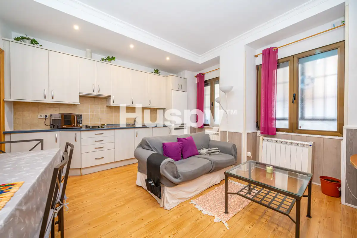 Ground floor with balcony for sale in Calle de Mira el Sol