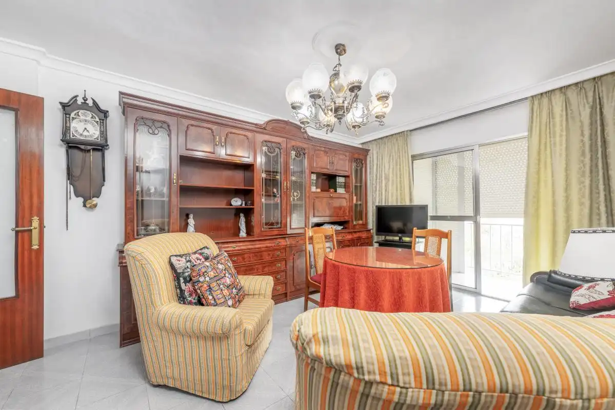 Sala de estar de Piso en venta en  Sevilla Capital con Aire acondicionado, Calefacción y Jardín privado