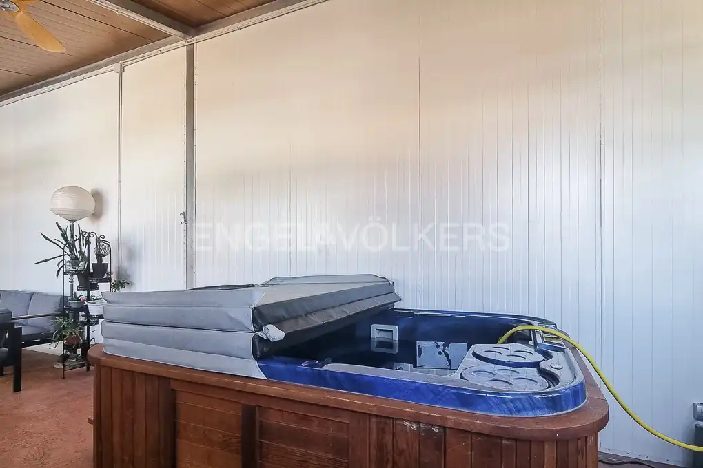 Terraza de Casa o chalet de alquiler en Montserrat con Calefacción, Jacuzzi y Se aceptan mascotas