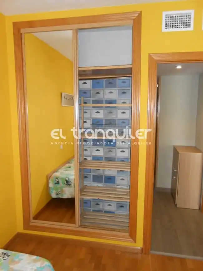 Schlafzimmer von Wohnung zur Miete in Madrid mit Klimaanlage, Terrasse und Möbliert