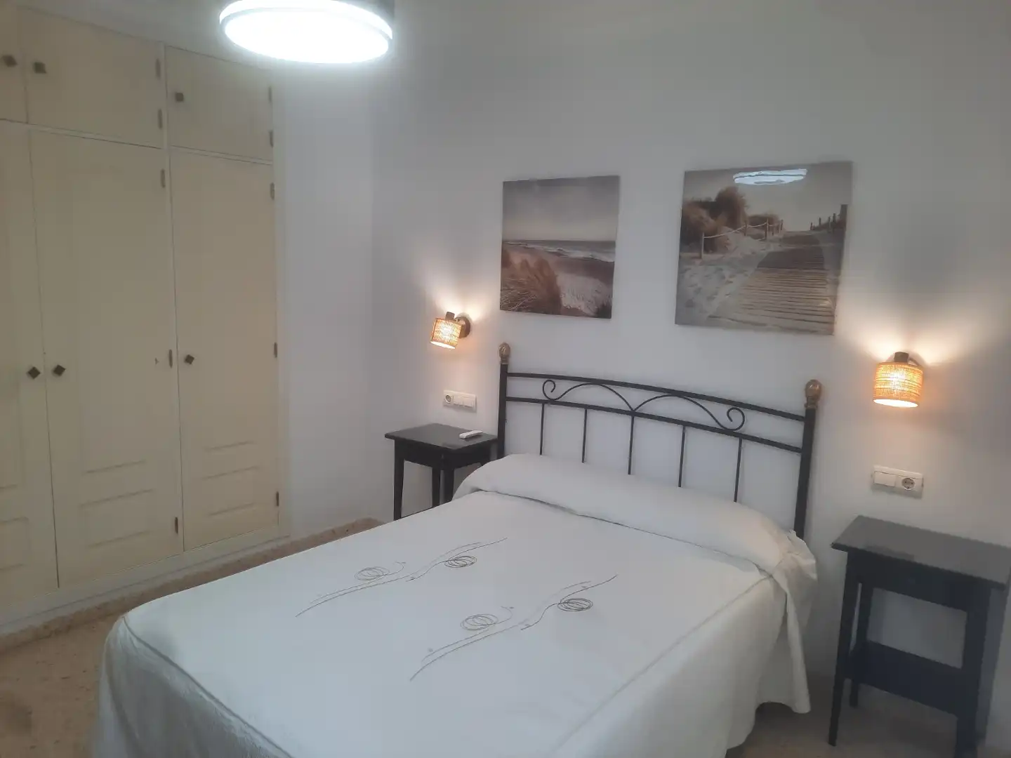 Schlafzimmer von Erdgeschoss zur Miete in Sanlúcar de Barrameda mit Terrasse, Schwimmbad und Balkon
