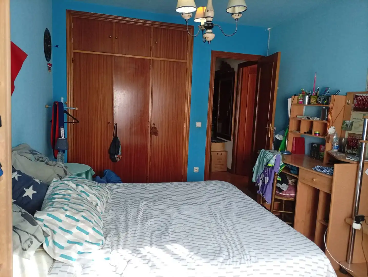 Dormitori de Casa adosada en venda en Valladolid amb Calefacció, Parquet i Piscina comunitària