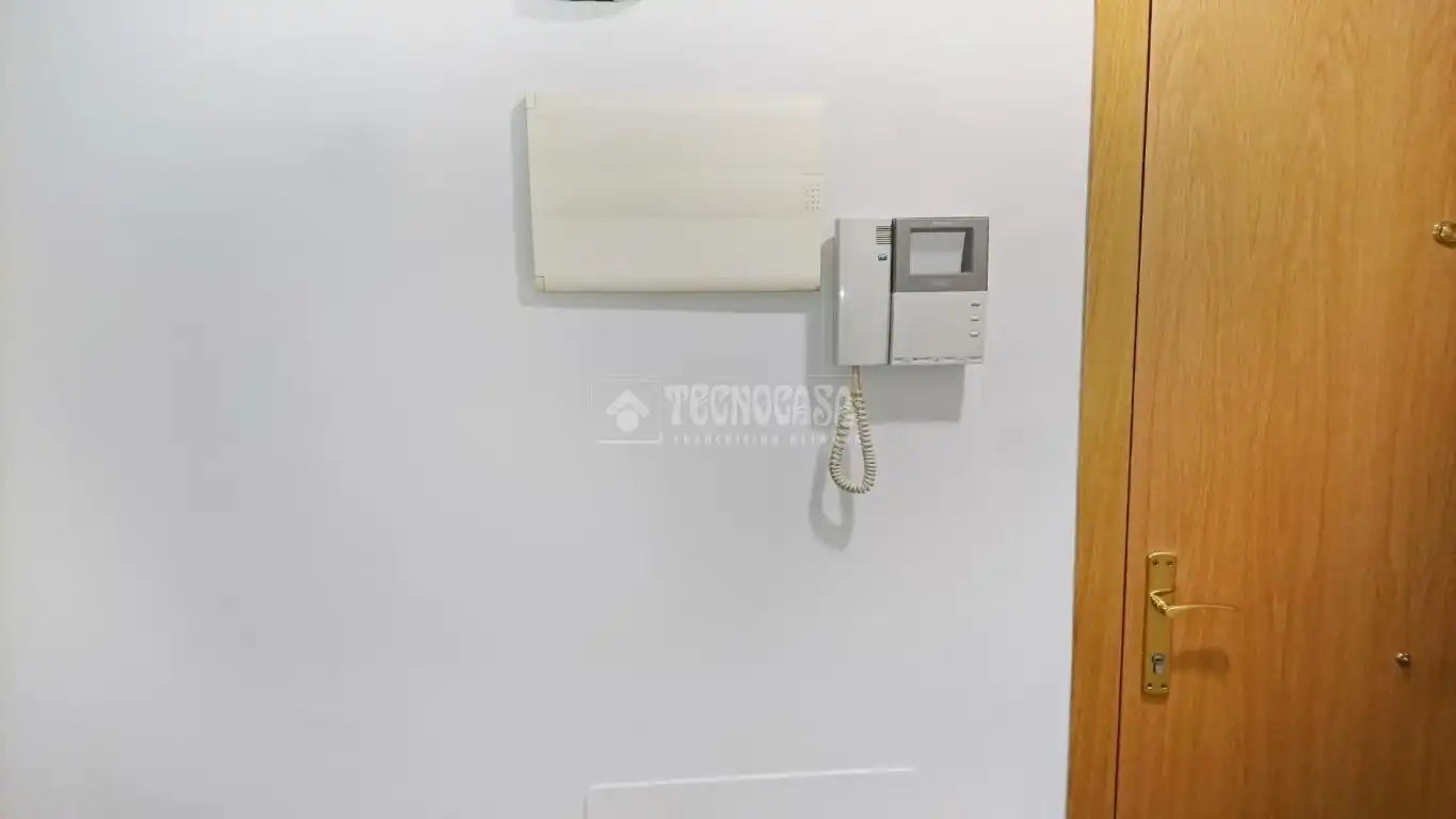 Wohnung zum Verkauf in Madrid mit Klimaanlage und Balkon