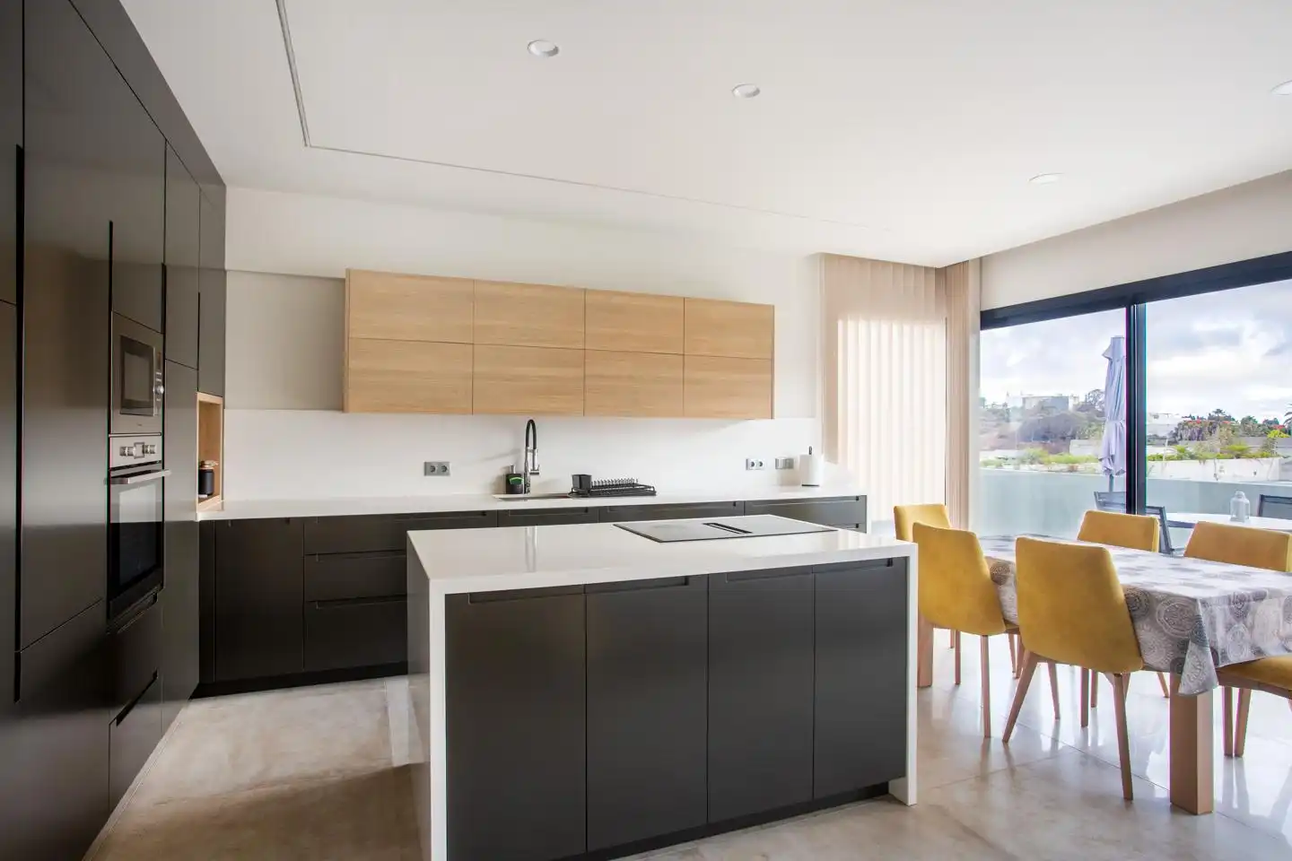 Cocina de Casa o chalet en venta en Las Palmas de Gran Canaria con Jardín privado, Terraza y Piscina