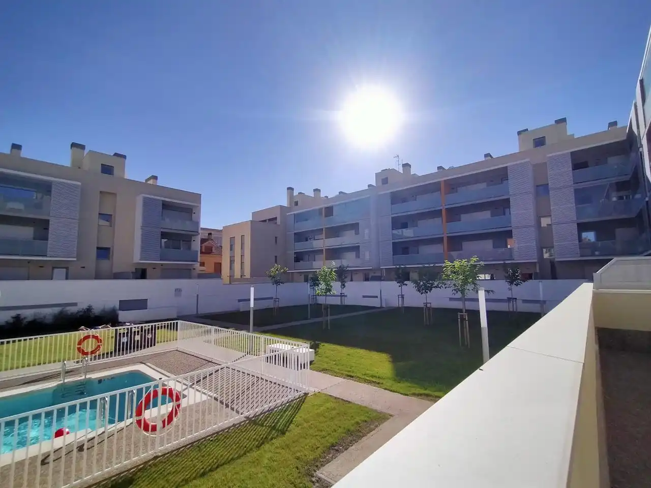 Außenansicht von Wohnung zum Verkauf in Zaragoza mit Klimaanlage, Heizung und Terrasse