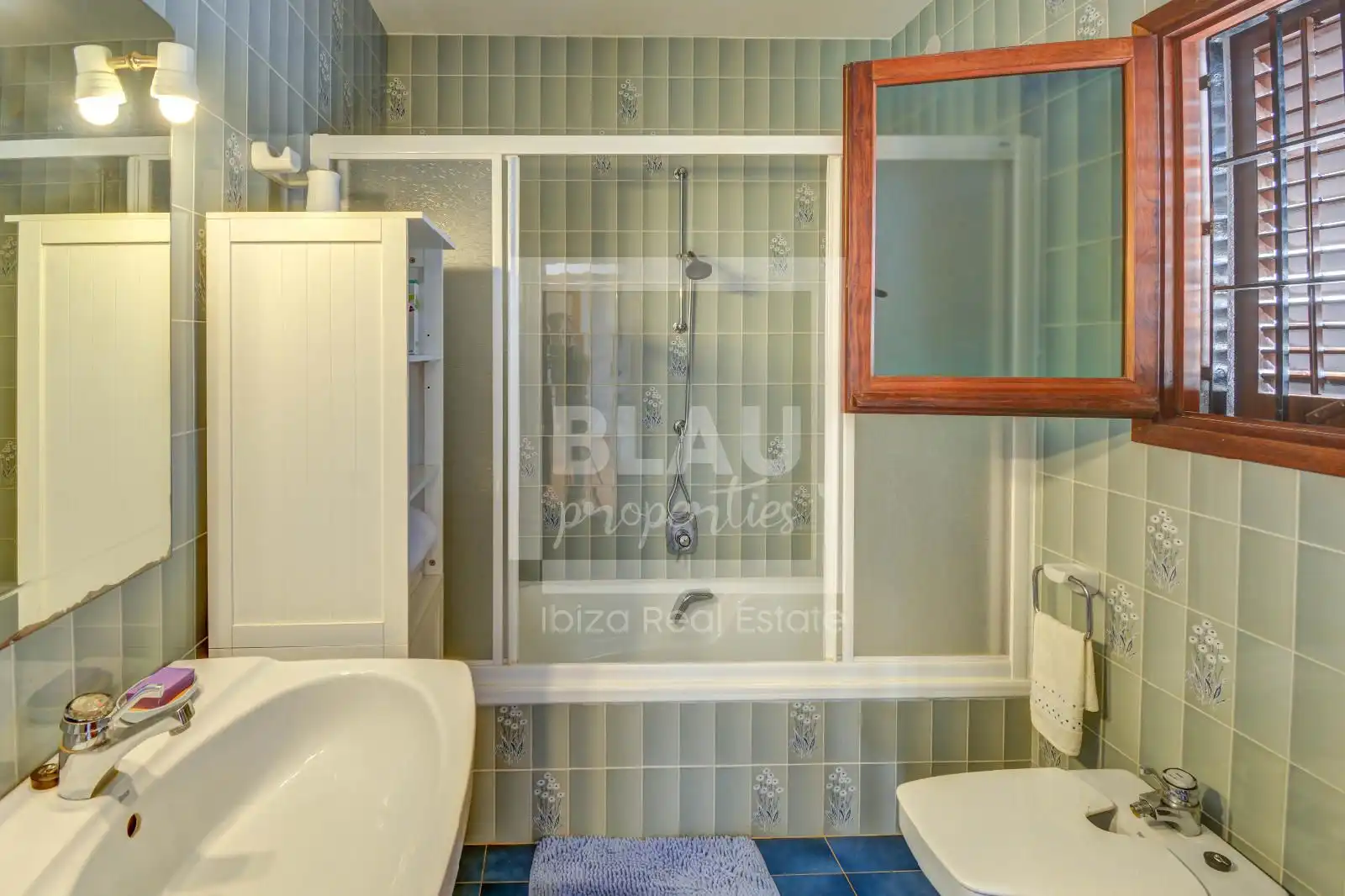 Bathroom of Houses for sale in Sant Josep de sa Talaia  with Air Conditioner, Terrace and Storage room