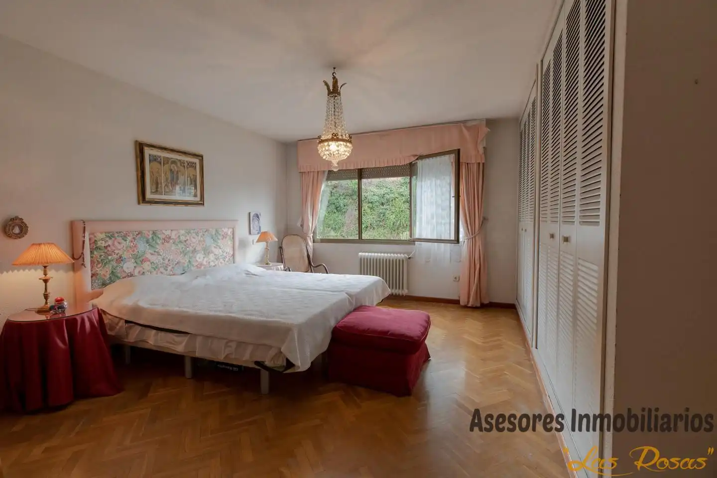 Schlafzimmer von Einfamilien-Reihenhaus zum Verkauf in Madrid mit Klimaanlage, Heizung und Privatgarten