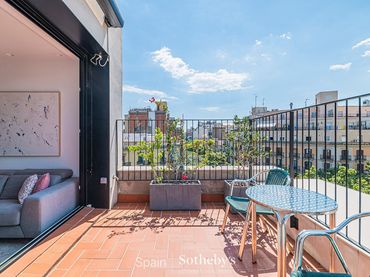 Àtic amb ascensor en venda a Carrer del Consell de Cent