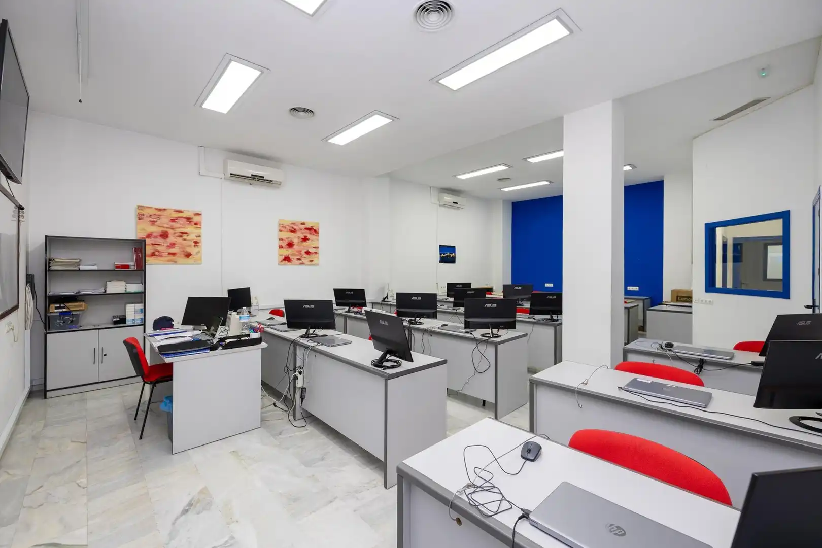 Business premises for sale in Calle Cisne 10, imagen 4