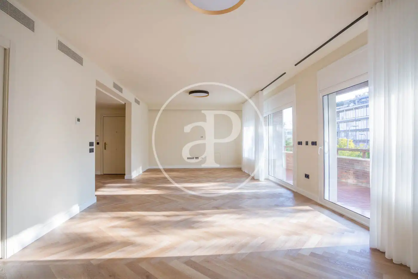 Living room of Flat for rent in Barcelona  with Air Conditioner, Heating and Private garden