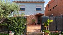 Vista exterior de Casa o xalet en venda en Sant Just Desvern amb Terrassa i Balcó