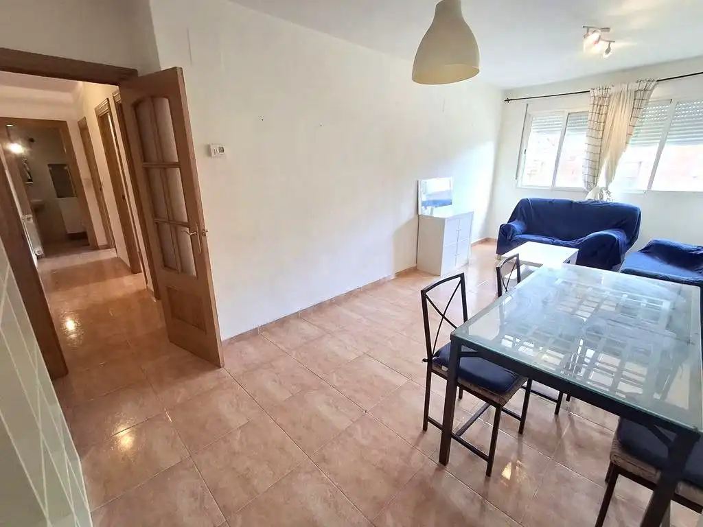 Sala de estar de Piso en venta en La Roda con Calefacción, Trastero y Balcón