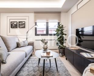 Living room of Flat to rent in  Madrid Capital  with Air Conditioner, Heating and Furnished