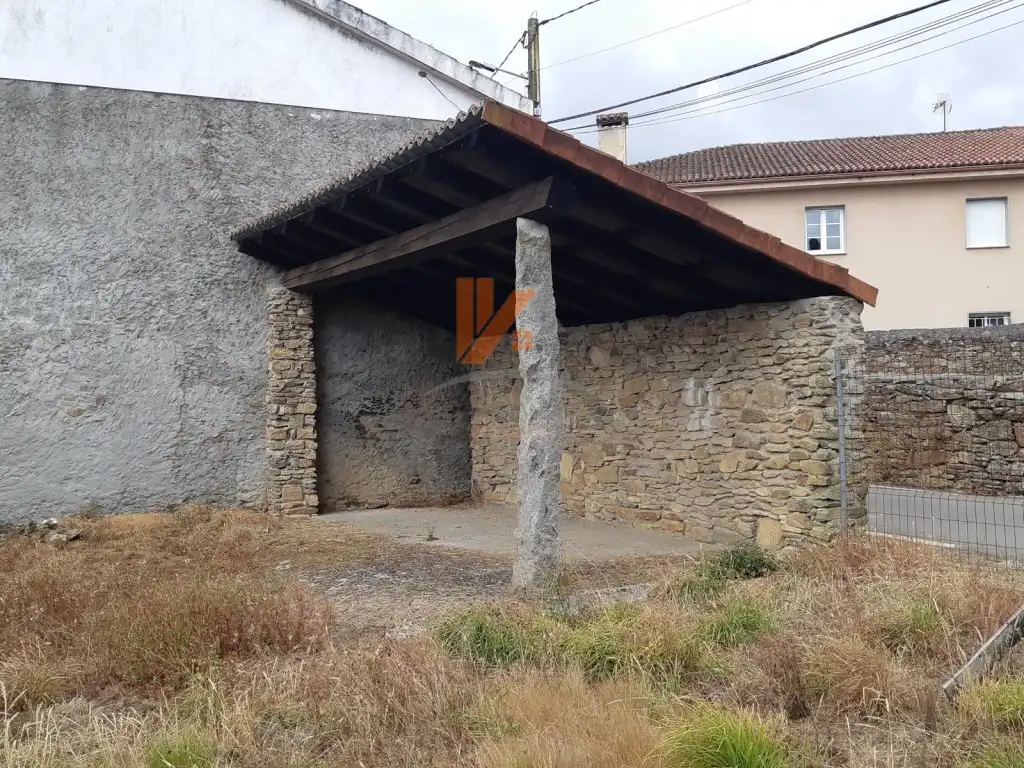 Vista exterior de Casa o xalet en venda en Santiago de Compostela  amb Jardí privat
