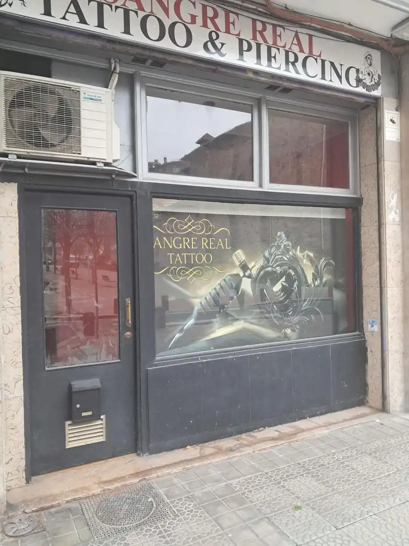 Local comercial de lloguer a Novia Salcedo