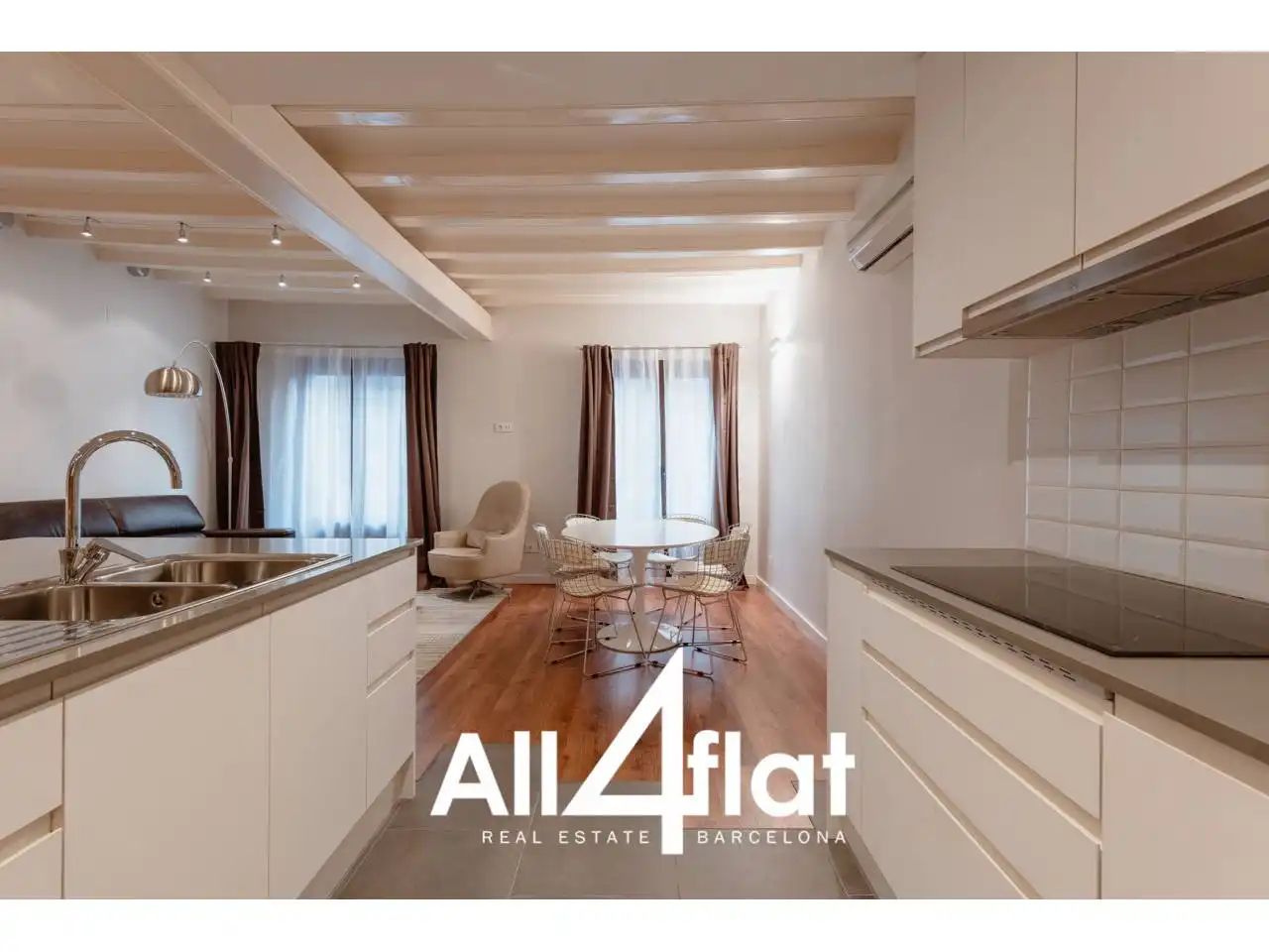 Außenansicht von Wohnung zur Miete in Barcelona mit Klimaanlage, Heizung und Parkett