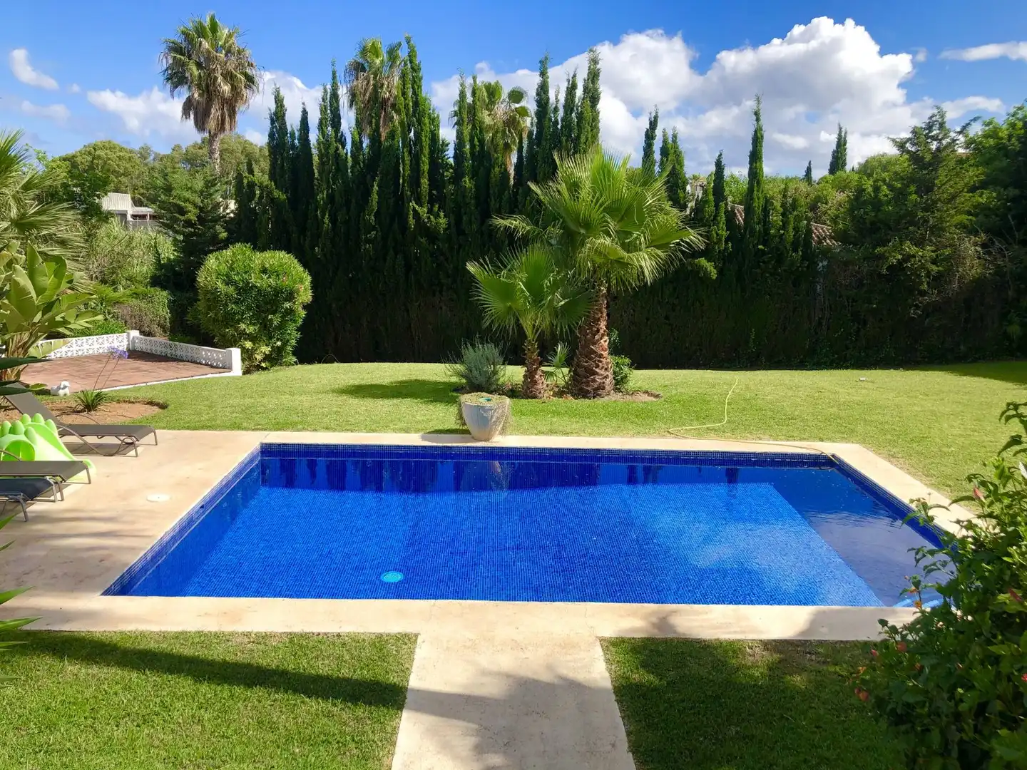 Chalet con piscina en venta en Avenida de las Golondrinas, imagen 3