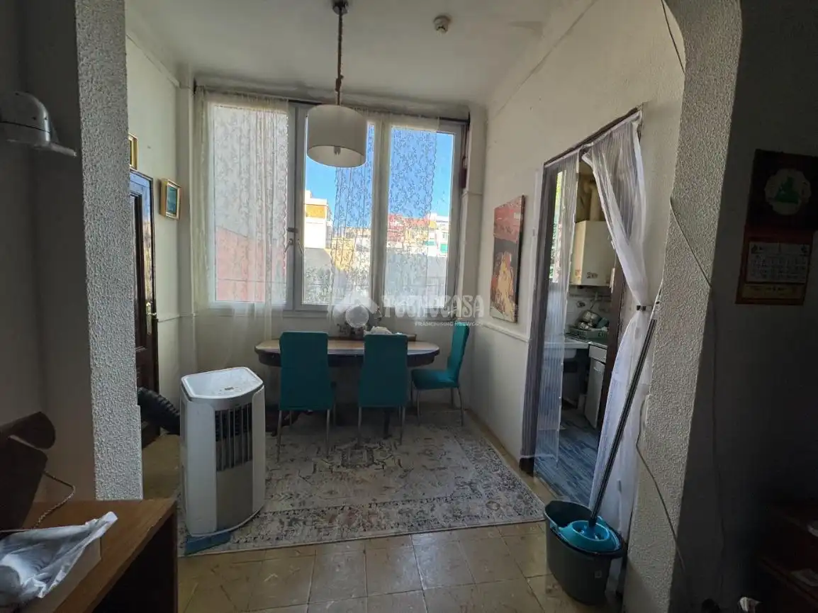 Schlafzimmer von Wohnung zum Verkauf in Barcelona mit Abstellraum und Balkon