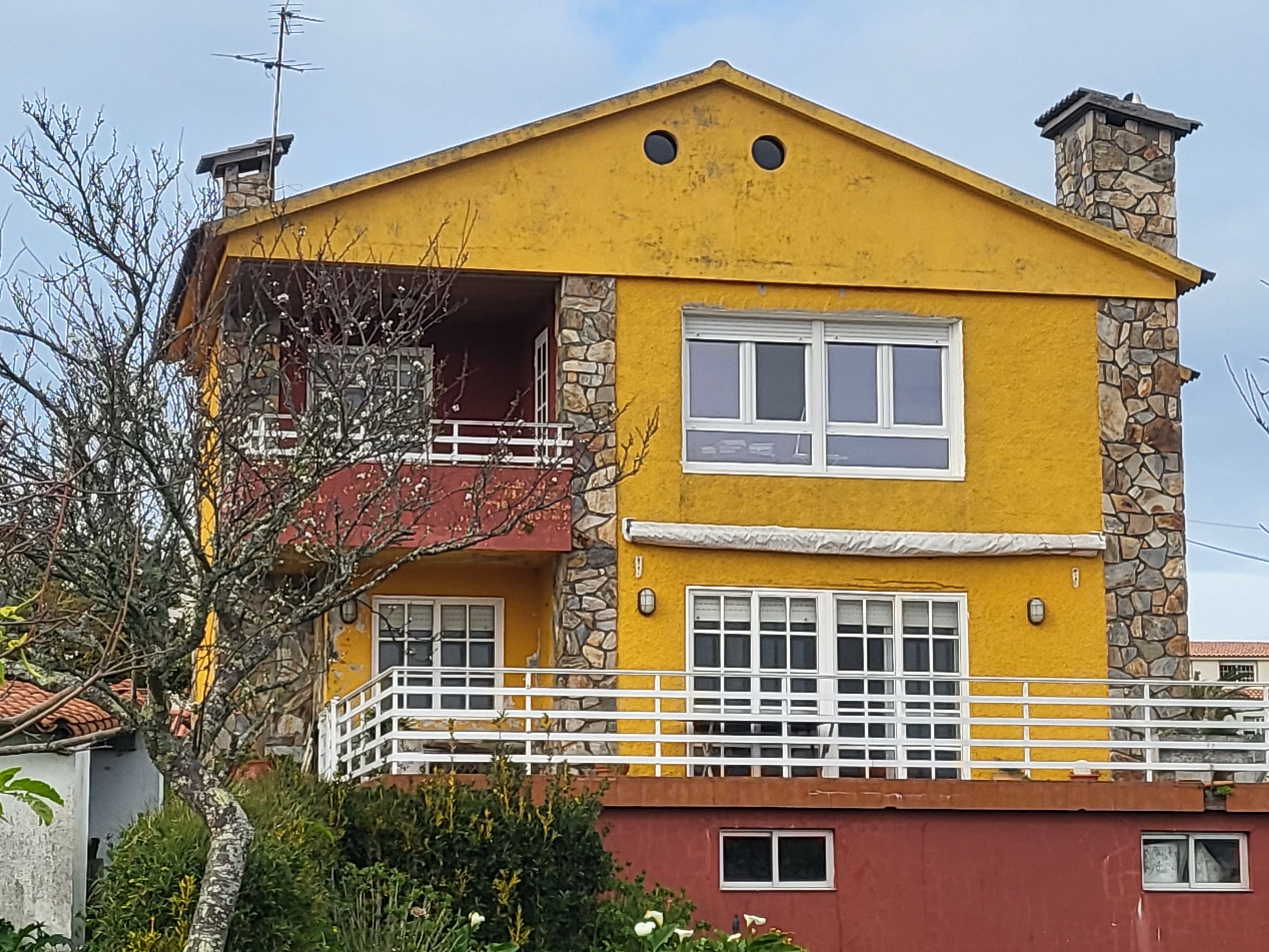 Vista exterior de Casa o xalet en venda en Nigrán amb Calefacció, Jardí privat i Balcó