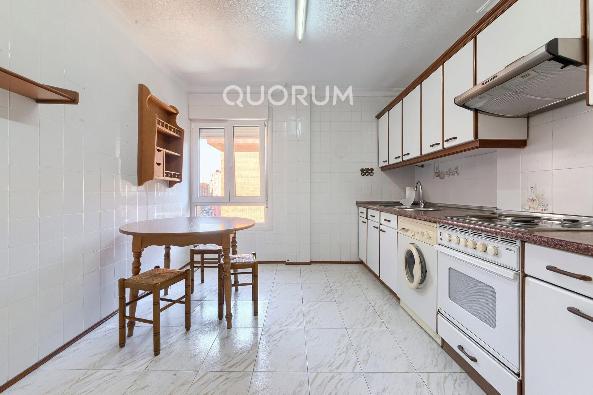 Küche von Wohnung zum Verkauf in Barakaldo  mit Terrasse und Balkon