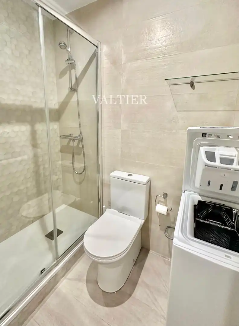 Baño de Piso de alquiler en Madrid con Aire acondicionado, Calefacción y Amueblado
