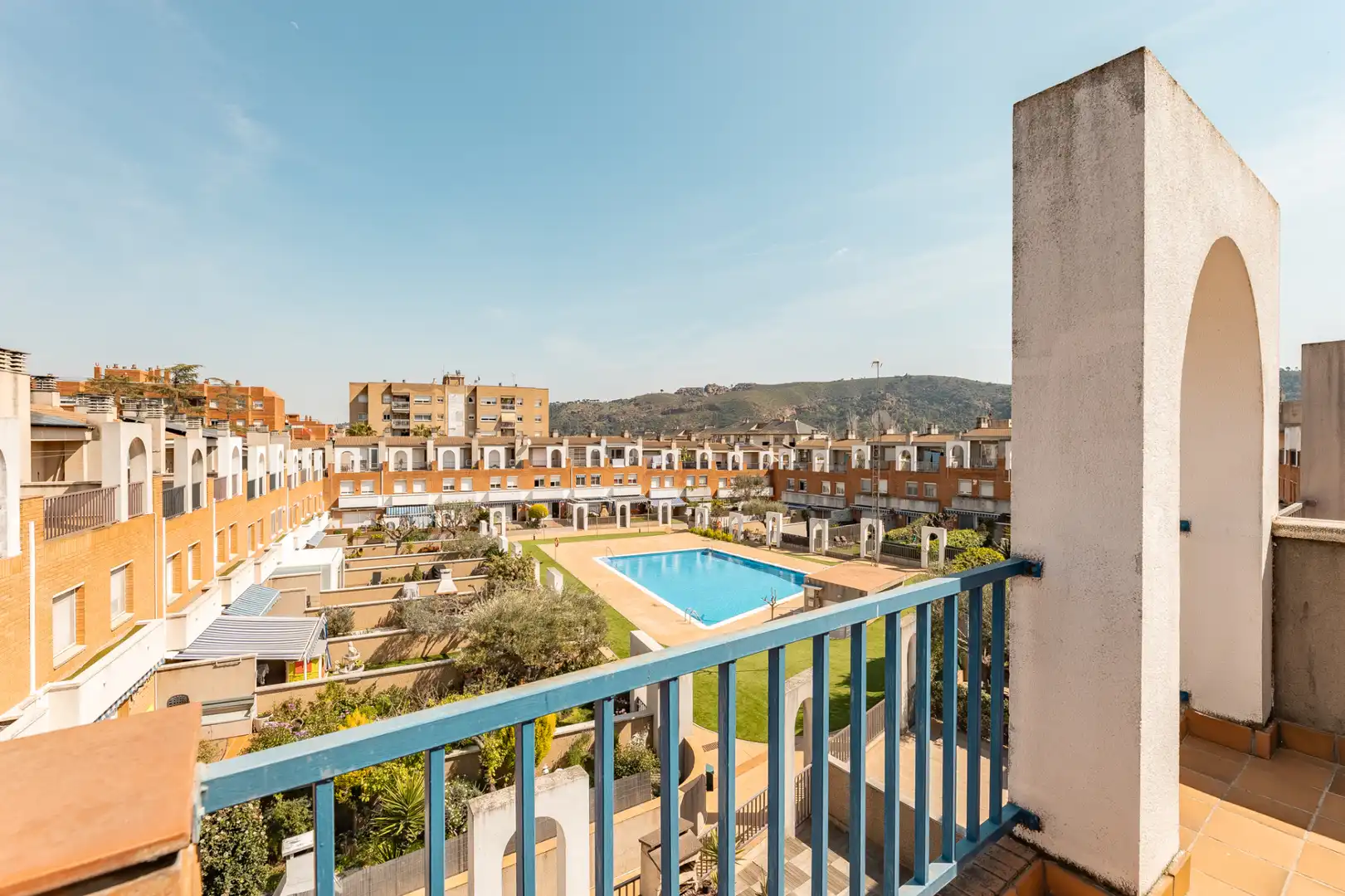 Vista exterior de Casa adosada en venta en Martorell con Aire acondicionado, Calefacción y Jardín privado