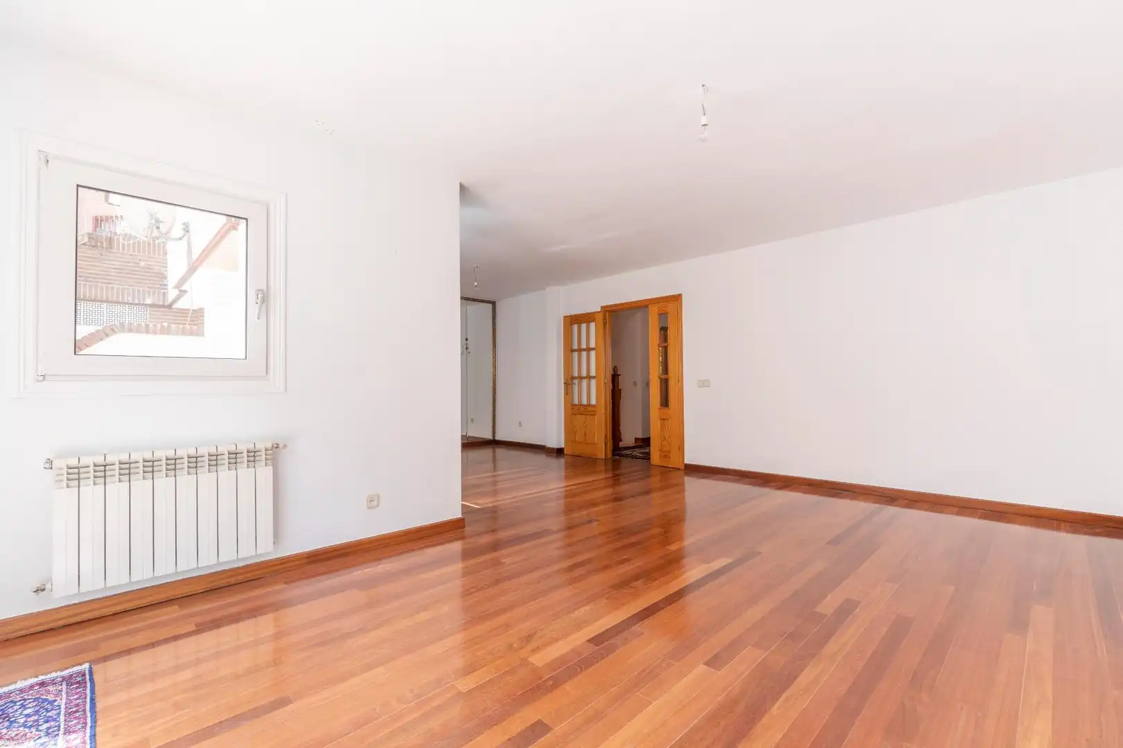 Casa aparellada amb piscina en venda a Avenida Europa, imagen 15