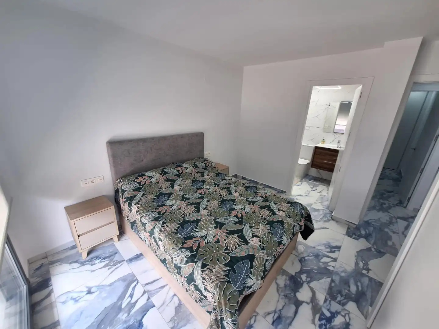 Schlafzimmer von Wohnungen zur Miete in Torrevieja mit Gemeinschaftspool