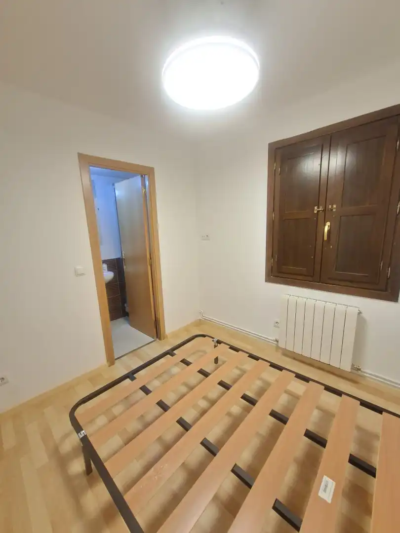 Schlafzimmer von Wohnung zur Miete in Zaragoza mit Heizung, Möbliert und Ofen