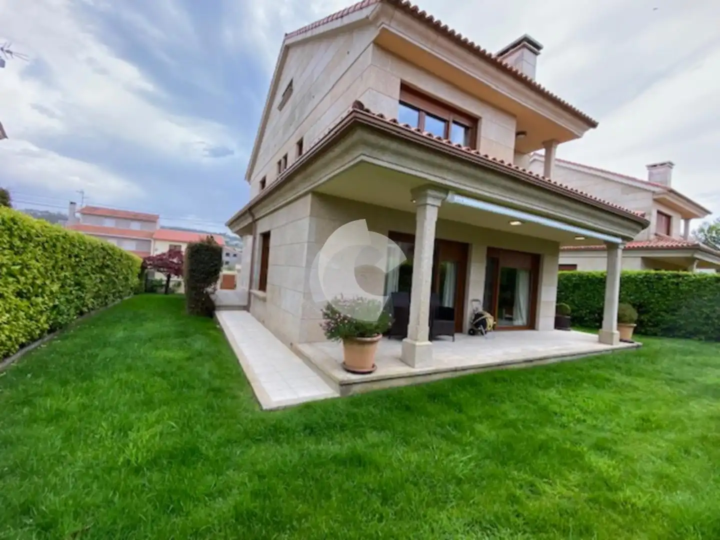 Vista exterior de Casa o chalet en venta en Sanxenxo con Jardín privado