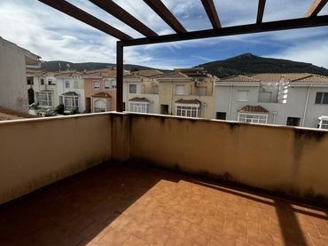 Adossat amb balcó en venda a Mancha Real