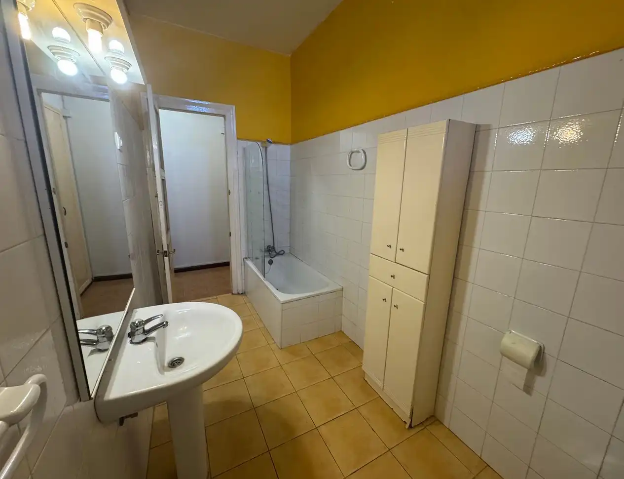 Baño de Piso en venta en Gijón  con Calefacción y Parquet