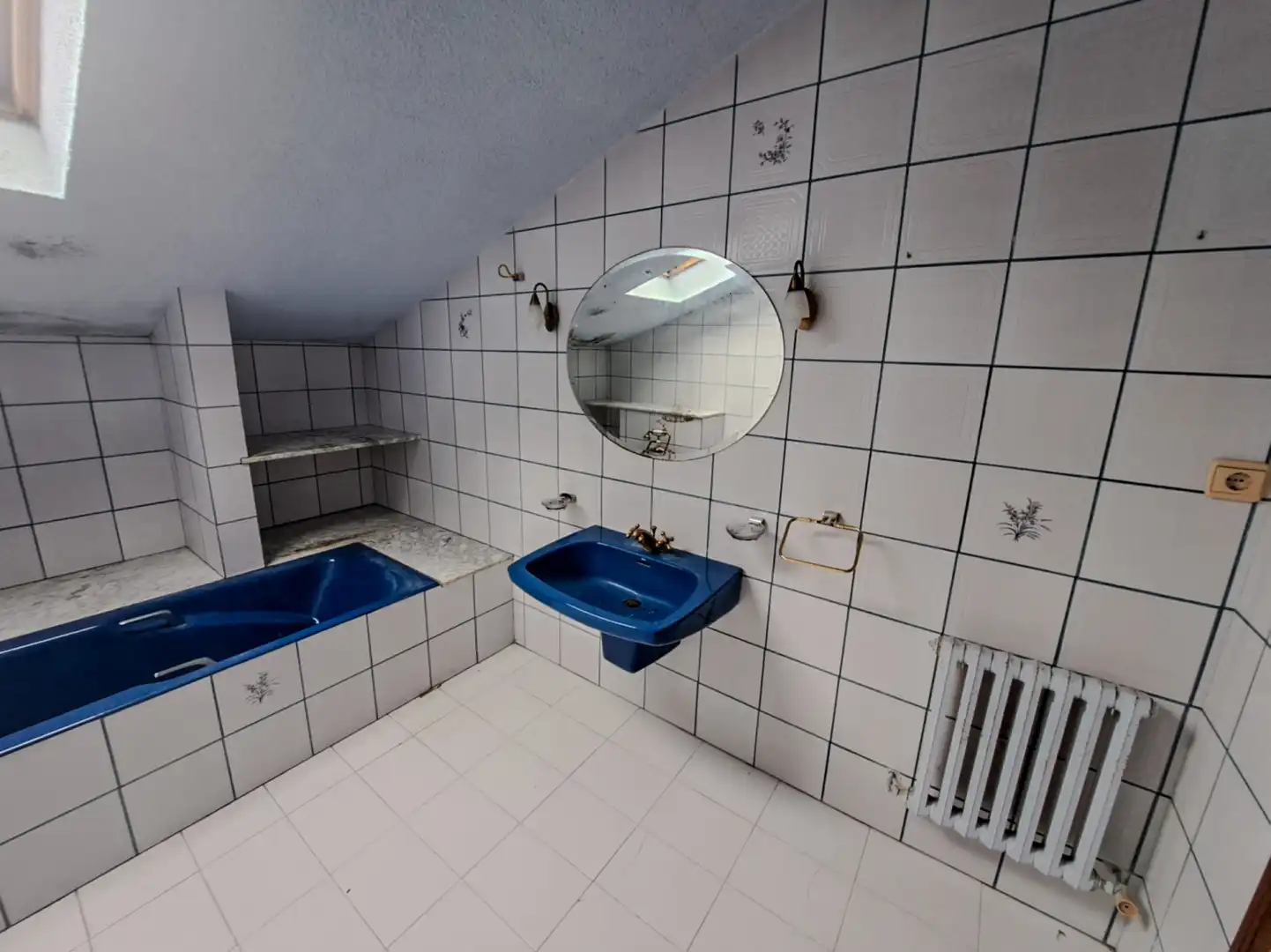 Bathroom of Houses for sale in Castrillón  with Heating, Private garden and Parquet flooring