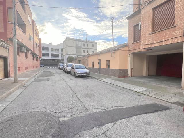 Garaje en Alquiler en Calle de Régulo en Valdefierro