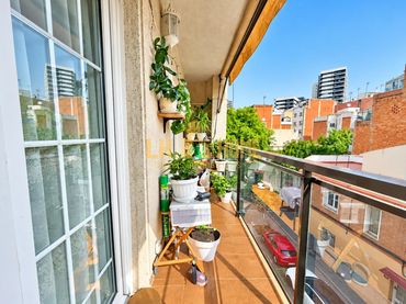 Piso con balcón en venta en Carrer Carrer Collserola
