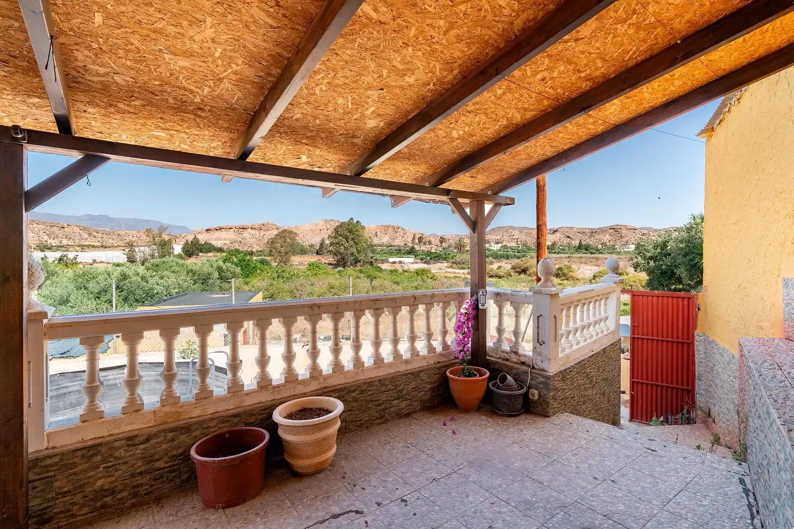 Terrassa de Finca rústica en venda en Rioja amb Jardí privat
