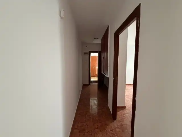 Flat for sale in Calle de los Bascones, imagen 3
