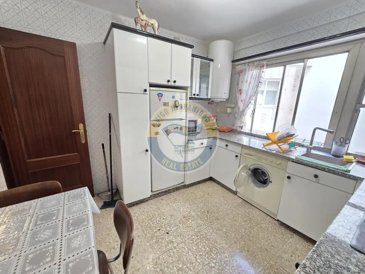 Cocina de Piso de alquiler en Vigo  con Calefacción, Parquet y Amueblado