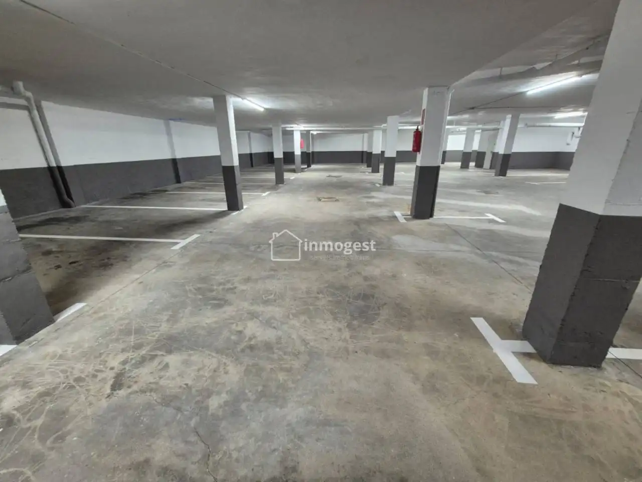 Parkplatz von Garage zur Miete in Girona