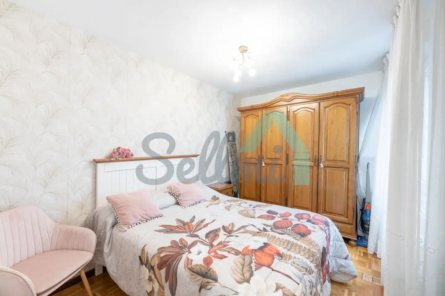 Bedroom of Flat for rent in Gijón   with Heating, Parquet flooring and Furnished