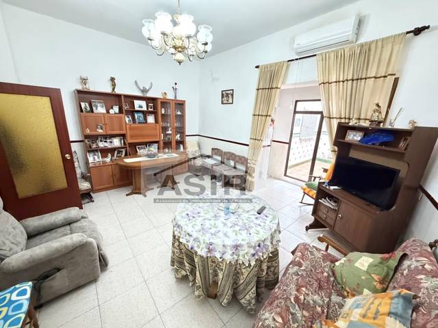 Casa-chalet en Venta en Calle Alfareros en Caputxins