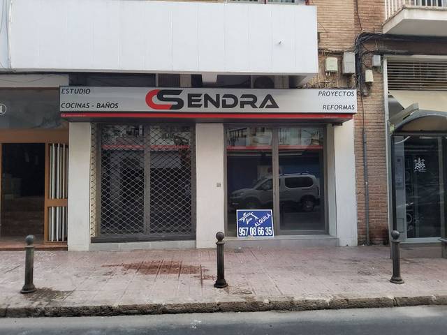 Local comercial en Alquiler en Santa Rosa - Valdeolleros