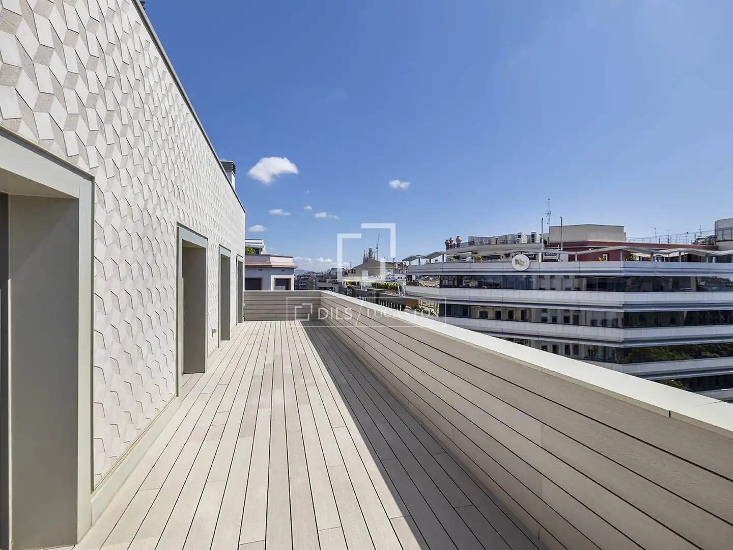Exterior view of Attic for sale in Barcelona  with Air Conditioner, Terrace and Swimming Pool