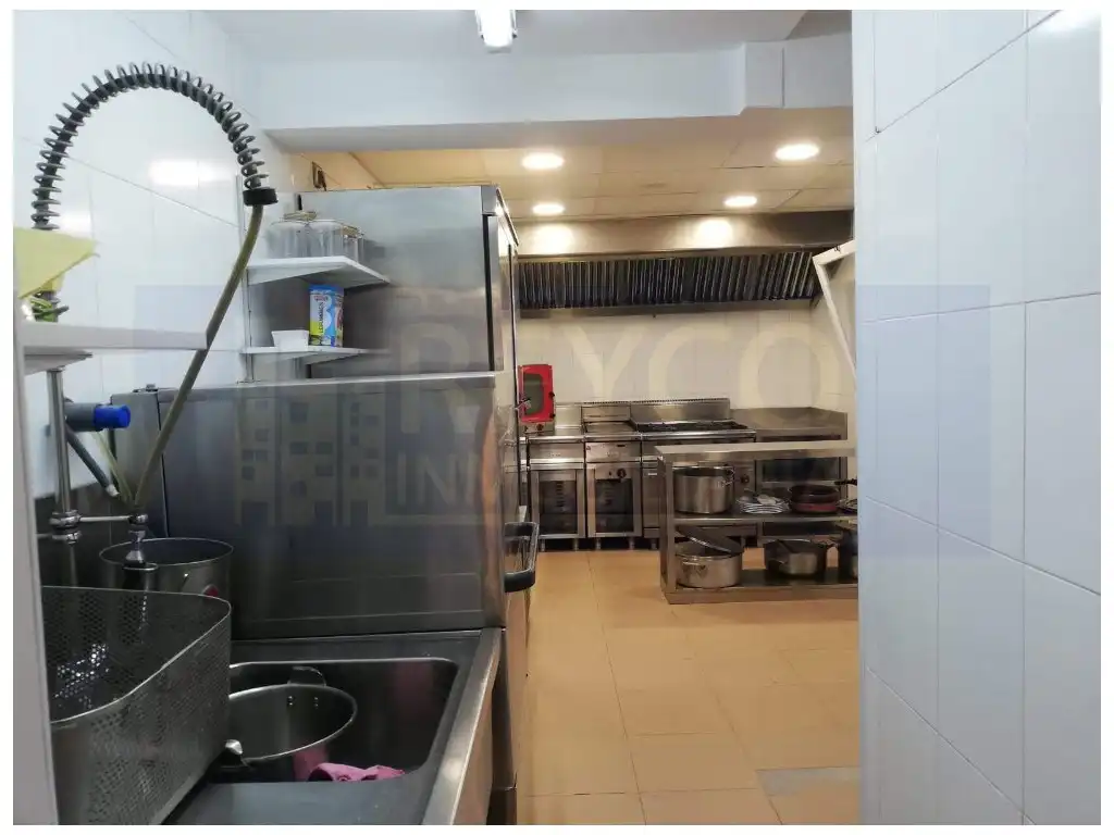 Cocina de Local en venta en Sotés