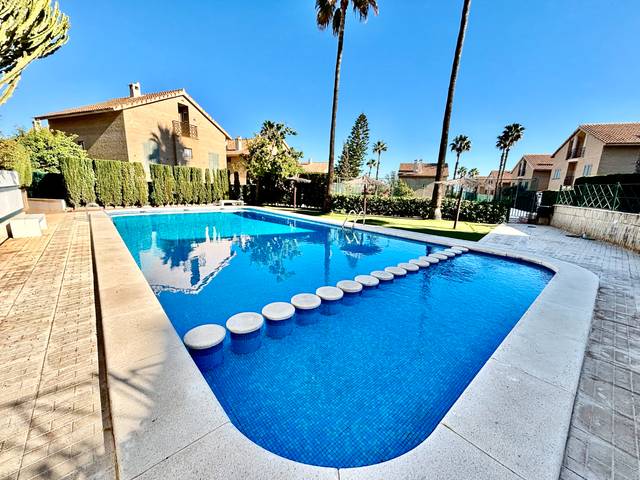 Casa-chalet en Venta en Cabo de las Huertas