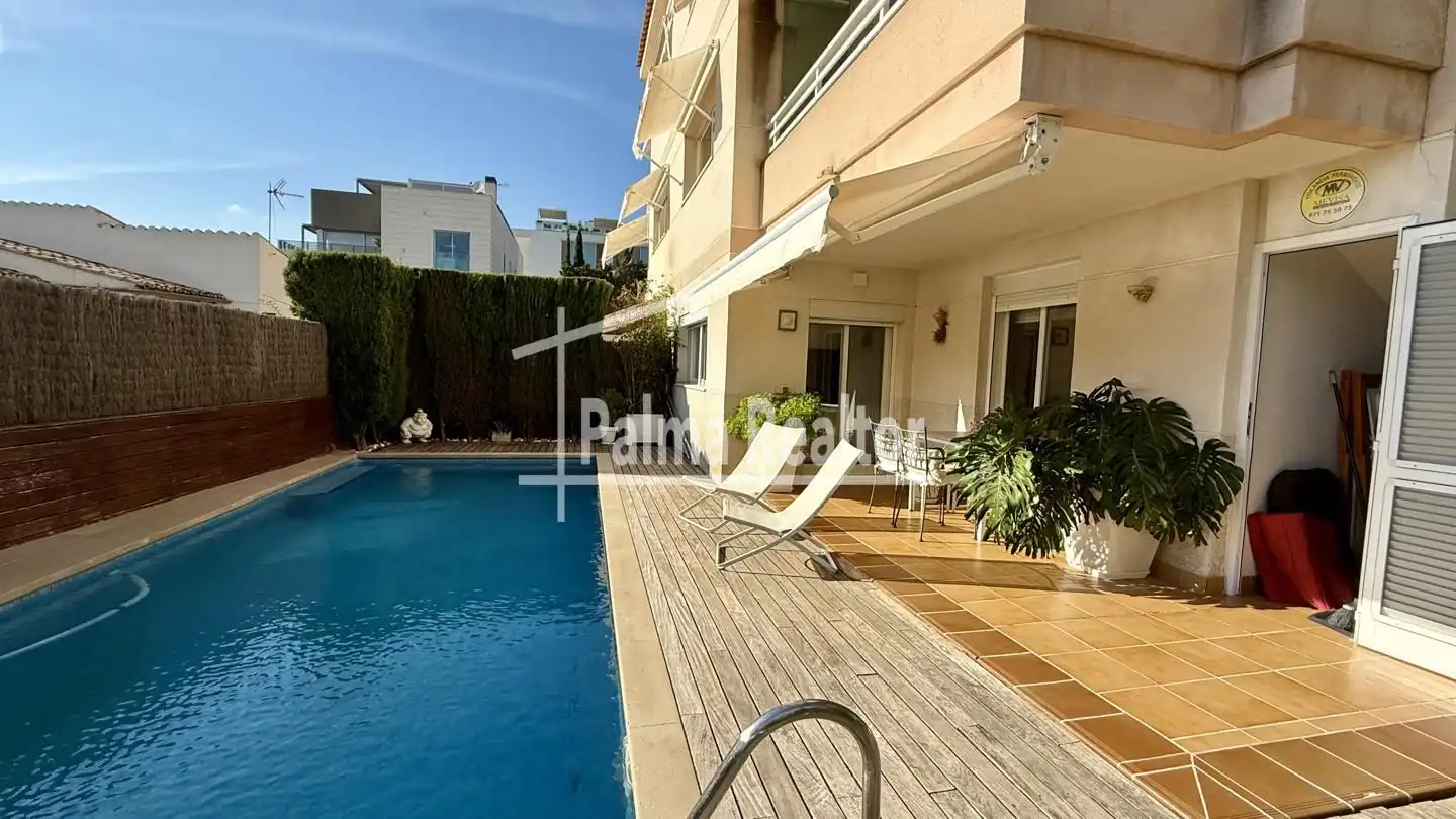 Vista exterior de Dúplex en venda en  Palma de Mallorca amb Aire condicionat, Calefacció i Jardí privat